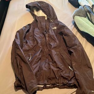 The northface woman windbreaker size small